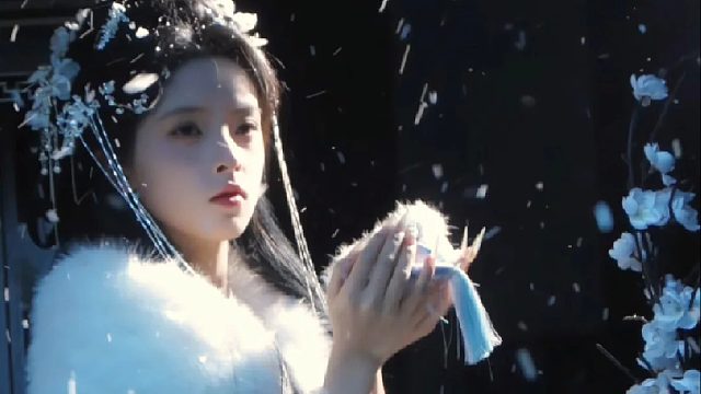 悔当初年少，才疏学浅未能悟透时光。