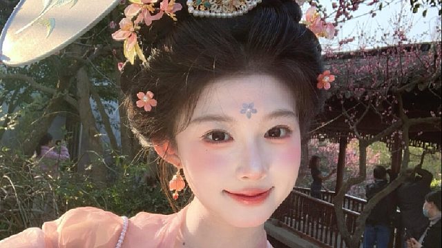 一种相思花自飘零水自流。