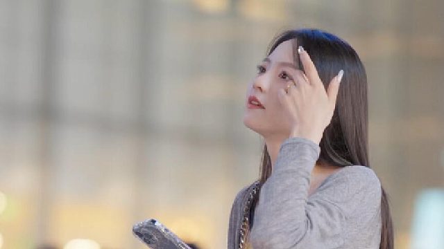 风吹哪页读哪页，花开何时看何时