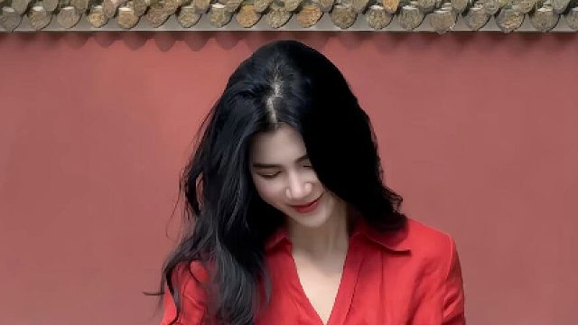 旧故事烫伤了回忆的指尖