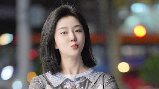 书页翻动，是灵魂在抖落灰尘