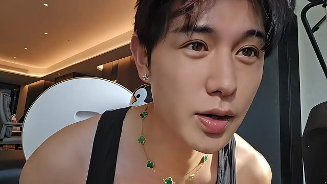 童锦程透露自己将为王者荣耀总决赛现场解说，观众：你玩得明白吗