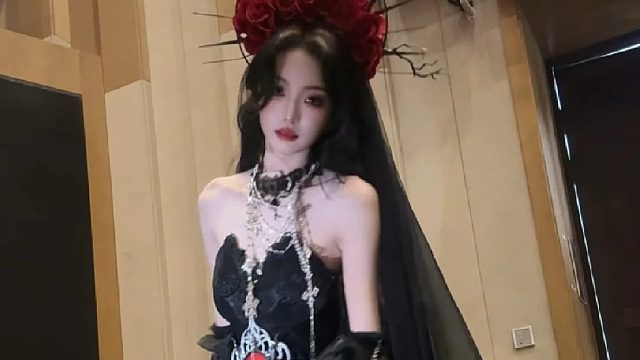 节日刚过，出逃一个女魅魔