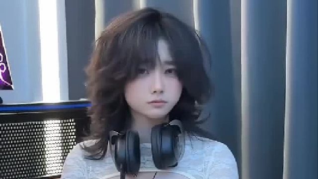 指尖轻轻点，软萌感瞬间冒出来～