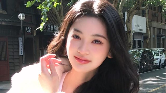 去绽放光芒，而非静待他人光芒的映照