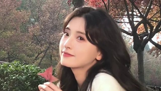 我的世界就该围着我转，你给不了的我自己给