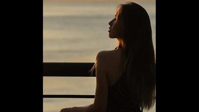 青岛晚霞绝了，抓小姐姐拍个照