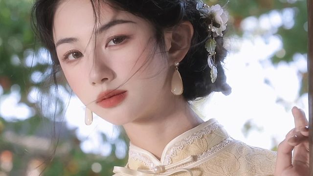 风静未起，未现一丝摇曳之姿