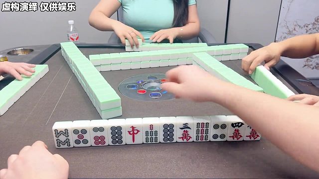 行家仅需匆匆一瞥，便已洞悉其中奥秘。