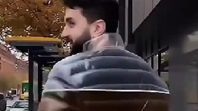 啤酒倒进透明衣夹层，网友直呼：这才是真正的“啤夹克”！