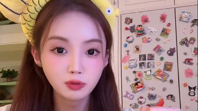 今天吃自热火锅