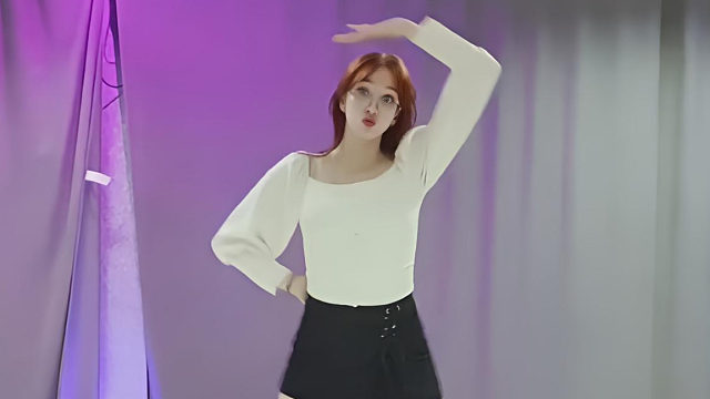 俄罗斯姑娘才艺表演24.04.19_搞怪花絮3