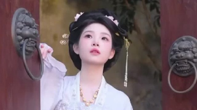 华清池畔温旧梦，云鬓花颜步生香
