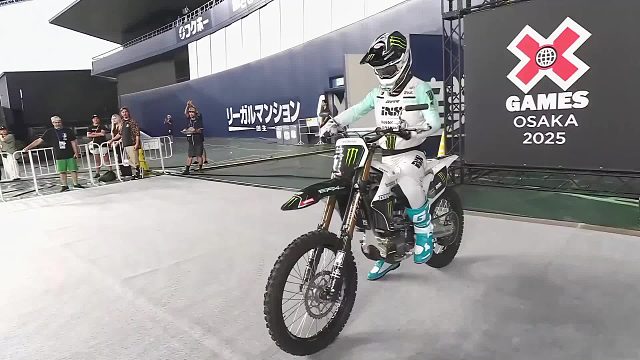 极限摩托车特技挑战，动作越哇塞得分越高，冠军奖金百万