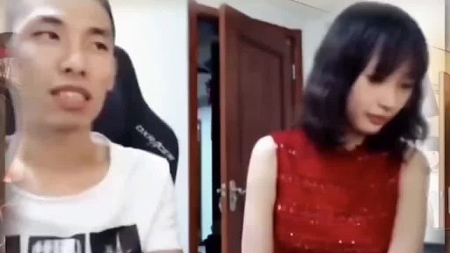 高中风云人物逗笑嫂子 高中相识的宝哥自称风云人物，一句话逗得嫂子笑不停！这对太有梗～