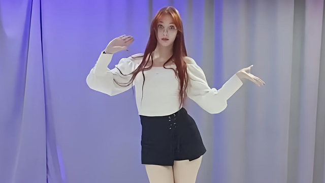 俄罗斯姑娘才艺表演24.04.19_静儿(拉达)01