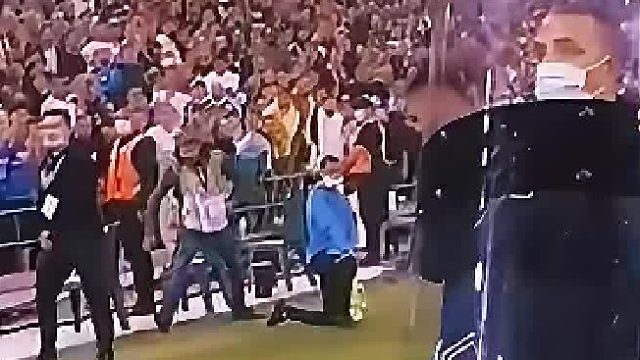 内马尔角球都要靠防爆盾保护