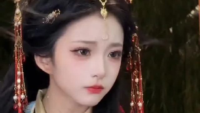 醉后不知天在水，满船清梦压星河