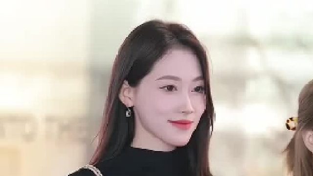 在世界的褶皱里，保持平整