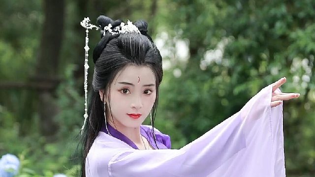 陛下，此舞名为惊鸿舞