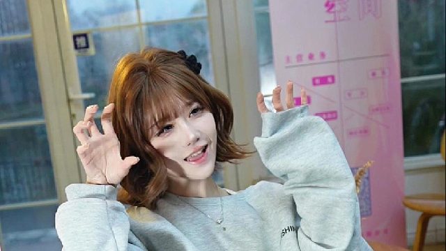 孟程程的可爱模样，尽在这段花絮里啦