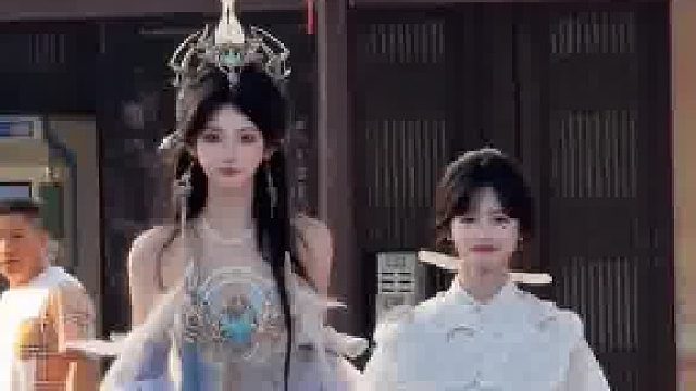 小扇引微凉，悠悠夏日长