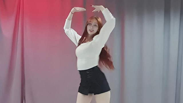 俄罗斯姑娘才艺表演24.04.19_静儿(拉达)07