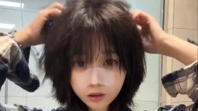 回眸浅浅笑，萌感甜滋滋不腻哦～