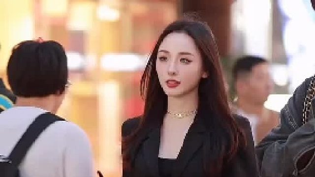 青山隐隐 败叶萧萧