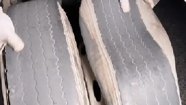 轮胎磨得像镜子，怎么会不爆呢？