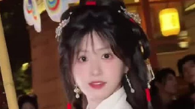 至此鲜花赠自己，纵马踏花向自由