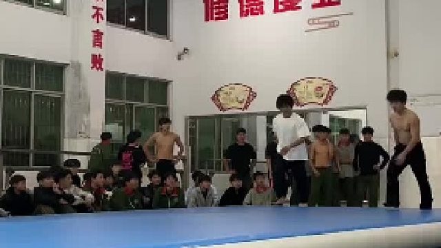 双人同步空翻转体