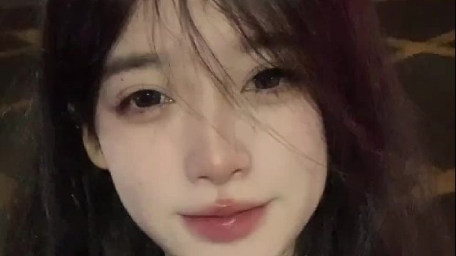 一边逃避恋爱 一边期待被爱