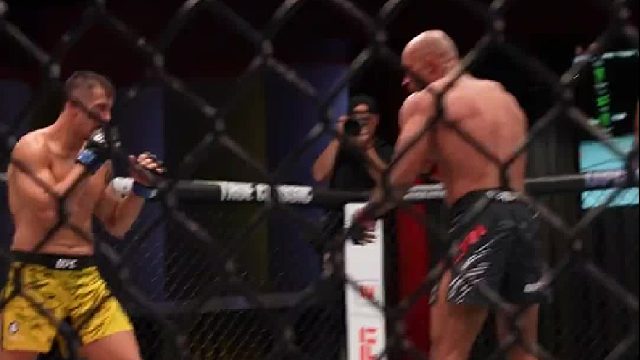 邓肯这速度怎么看都不像中量级的