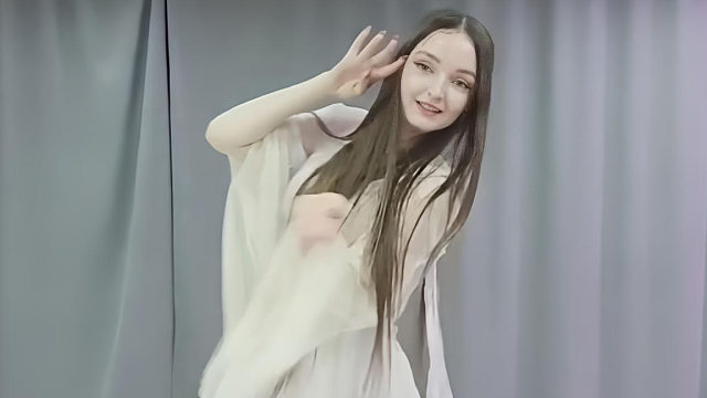 俄罗斯姑娘才艺表演24.04.19_空军(阿妮亚)02