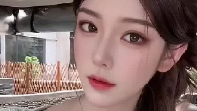 跳舞是在哪都可以秀美甲服飾的方式