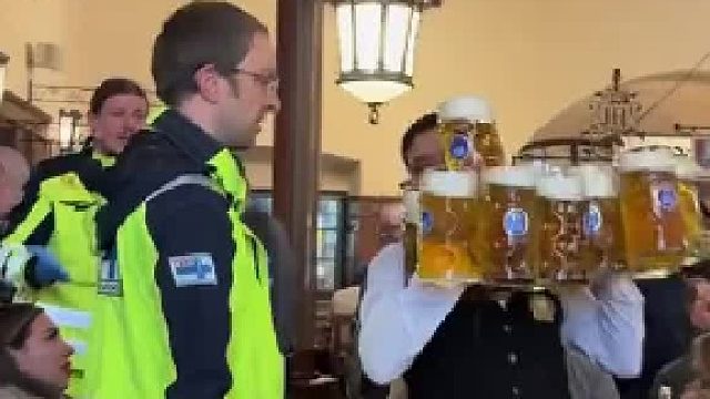 美国服务生也不容易