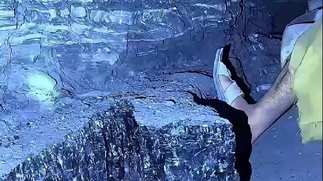 当你在抱怨生活不如意时不妨来看看矿工的一天！