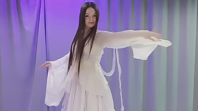 俄罗斯姑娘才艺表演24.04.19_空军(阿妮亚)05