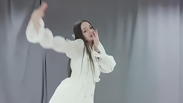 俄罗斯姑娘才艺表演24.04.19_空军(阿妮亚)08