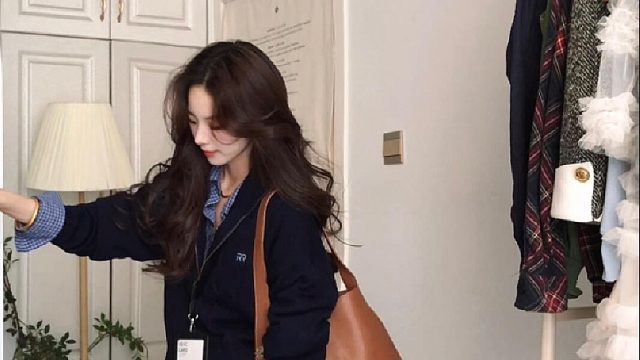 七日不漏腿，尽显知性优雅，遮肉显瘦又温婉