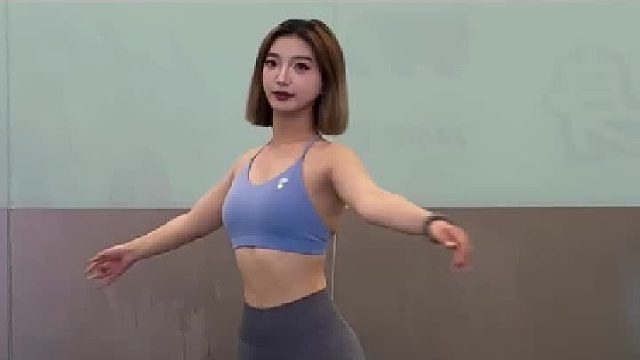 只有那骆驼奔忙依旧