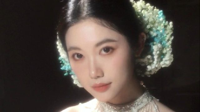 当我用刘亦菲的簪花造型拍了生日写真