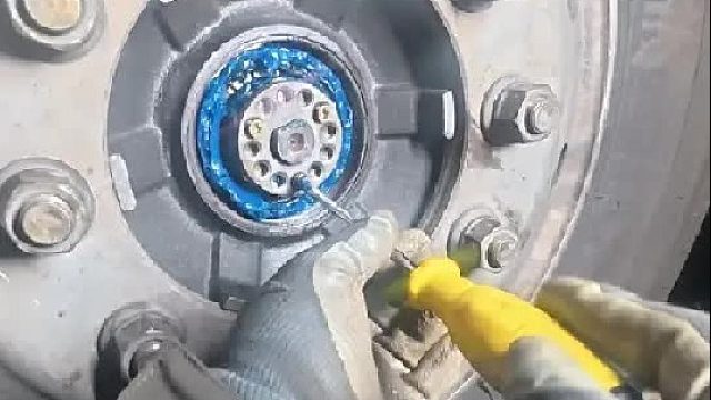 轮子差点烧死，卡友紧急求助