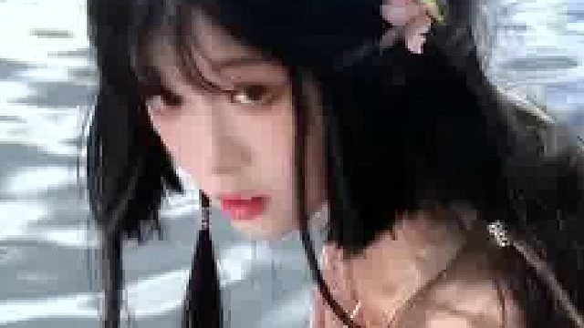 你总问我 第一次见你时为何只看着你不说话…