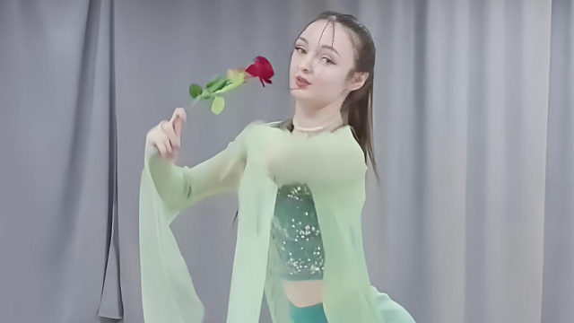 俄罗斯姑娘才艺表演24.04.19_空军(阿妮亚)11