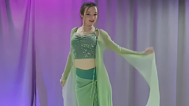 俄罗斯姑娘才艺表演24.04.19_空军(阿妮亚)12