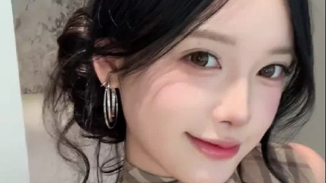 风好大 还好有我的脸顶着