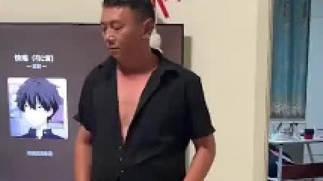 儿媳妇受委屈后公公帮忙出气，对着儿子就是一脚