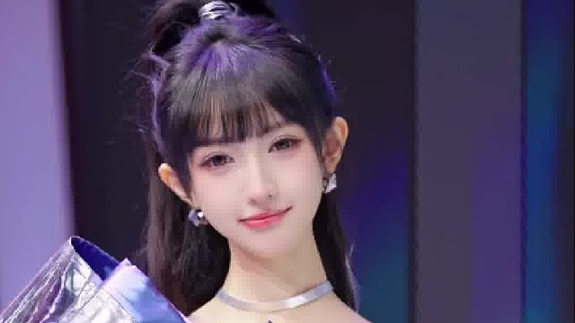 谁说车模只能优雅冷艳？